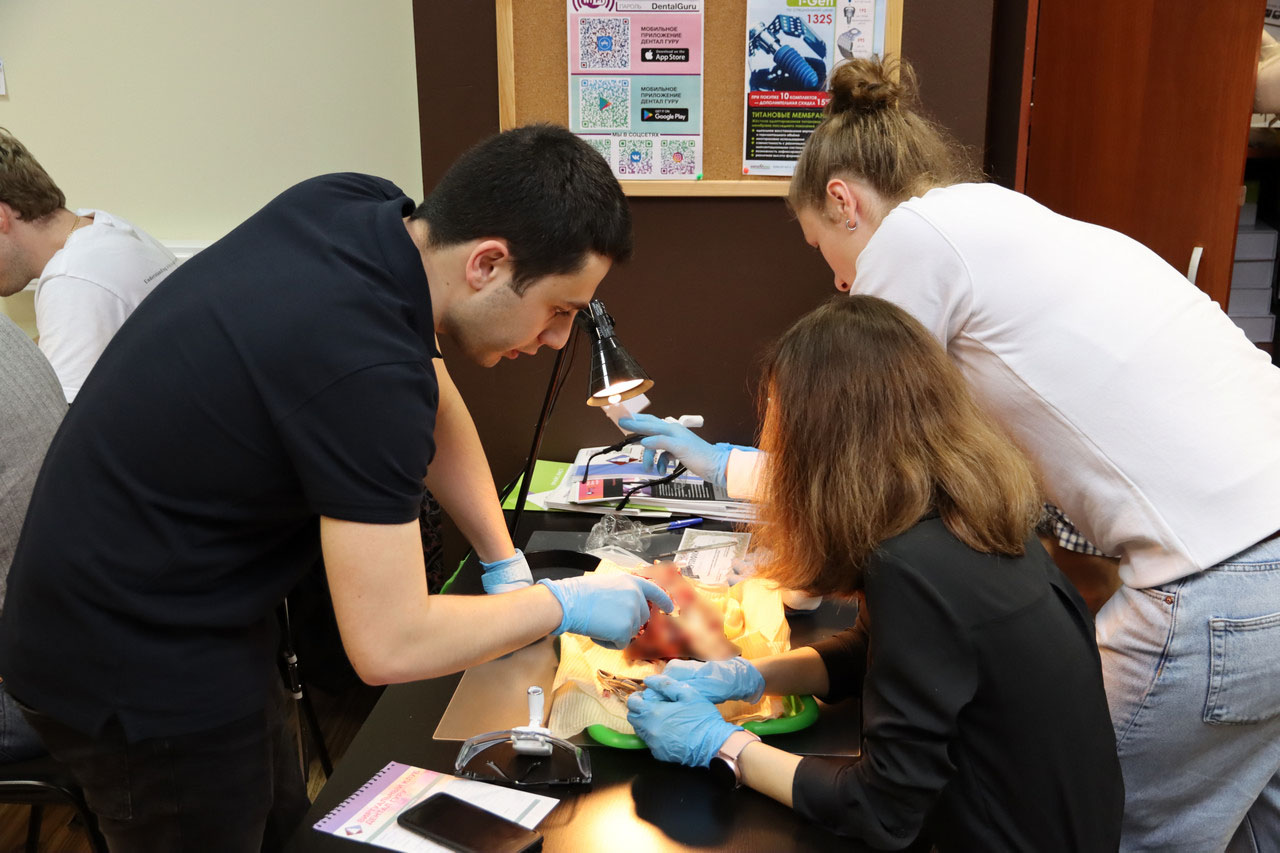 Атравматичное удаление зубов и методики наложения швов