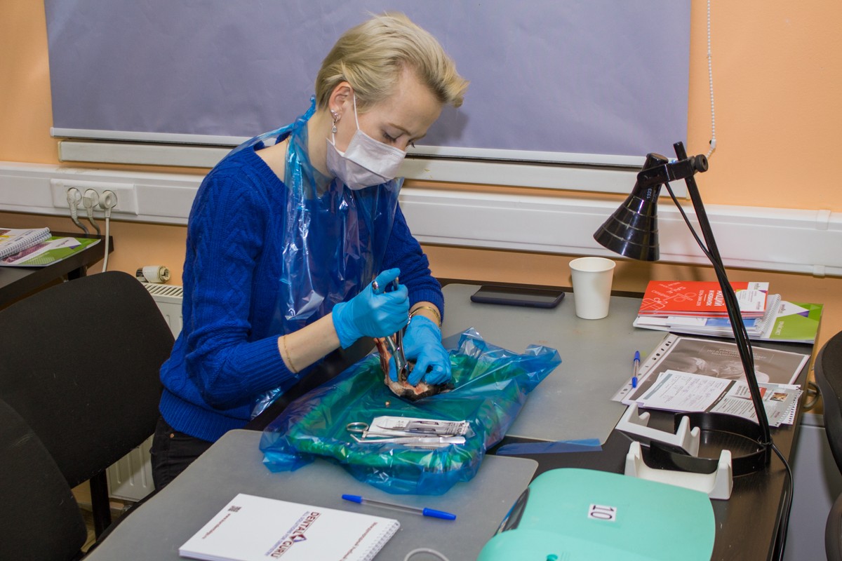 21 ноября 2019: курс Камиля Наильевича Хабиева «Атравматичное удаление зубов и методики наложения швов».