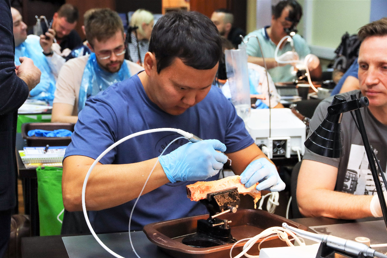 Продвинутый курс по имплантации. Костная пластика и синус-лифтинг