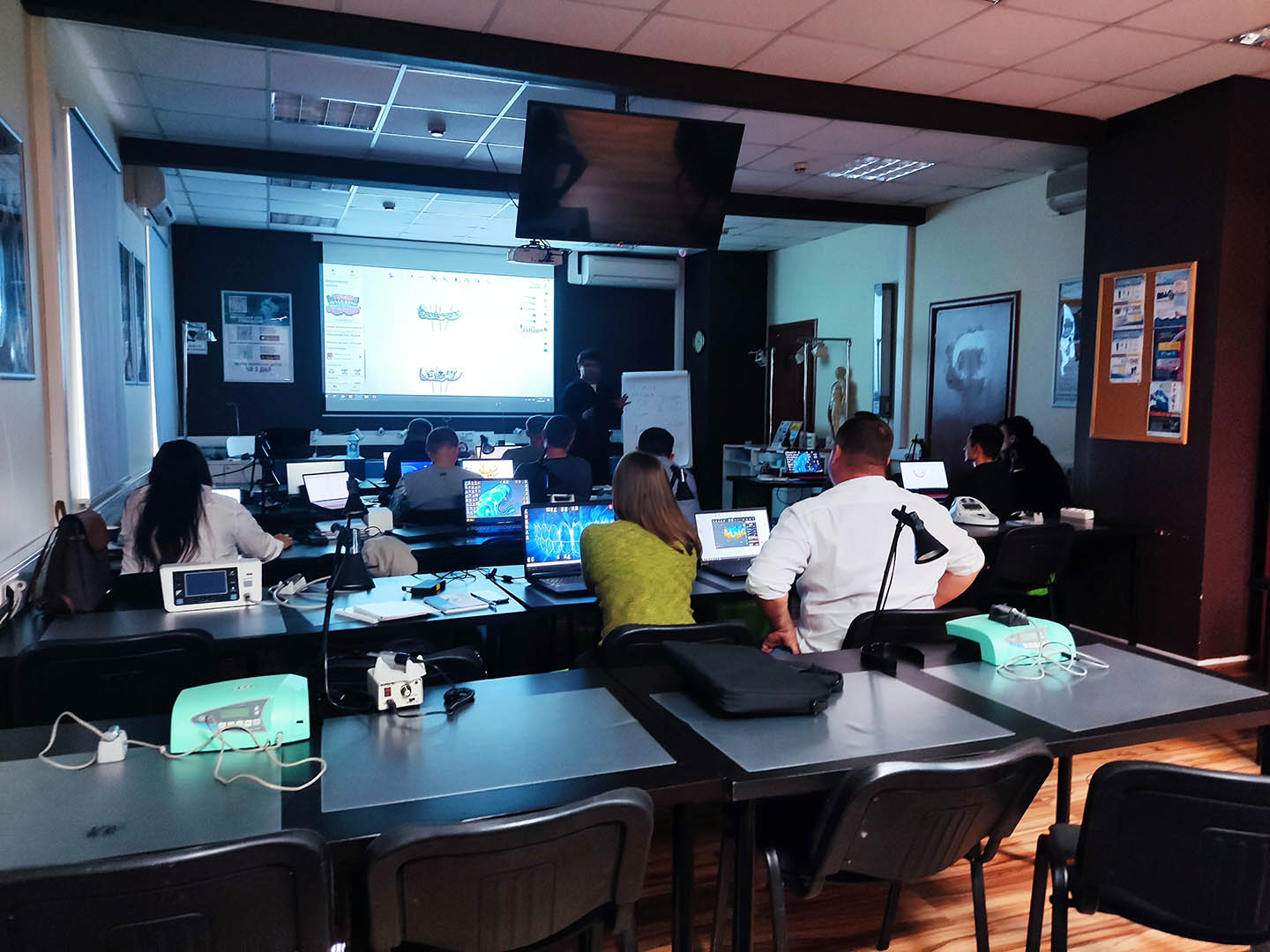 Продвинутый курс R2Gate+ExoCAD+3Shape: Практика на беззубой челюсти