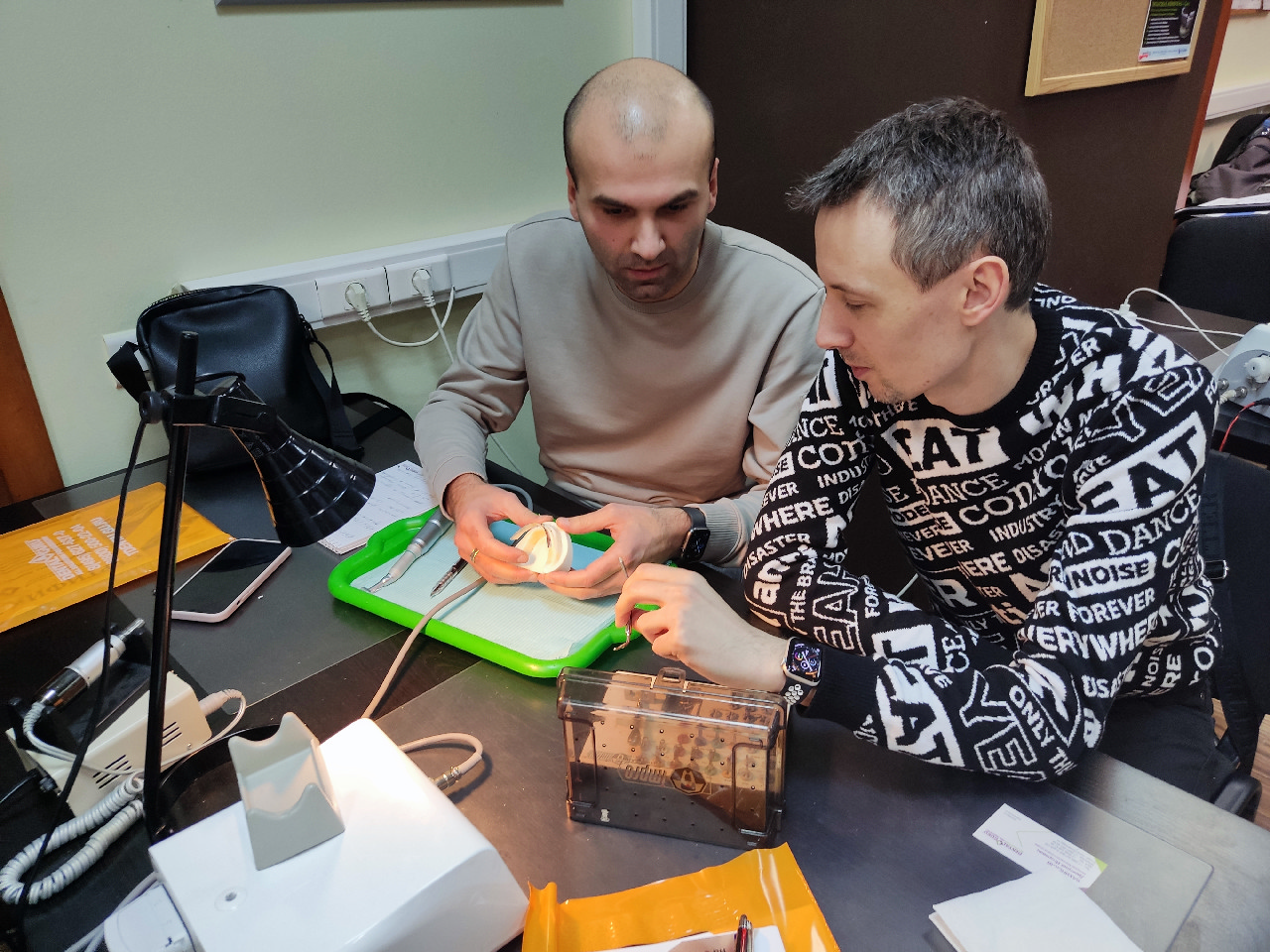 Стоматологическая реабилитация с помощью ангулированных имплантатов