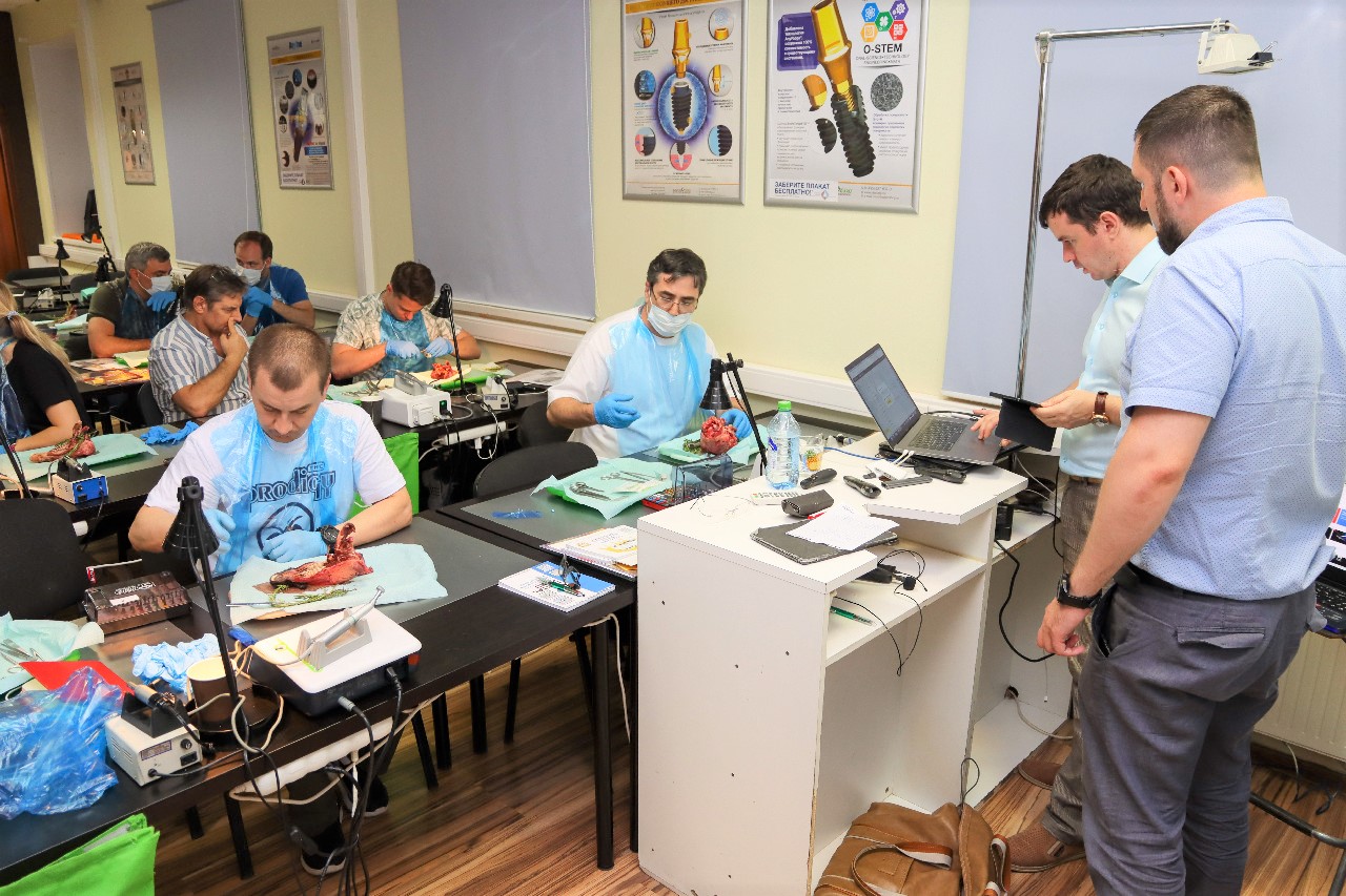 Одномоментная имплантация и немедленная нагрузка