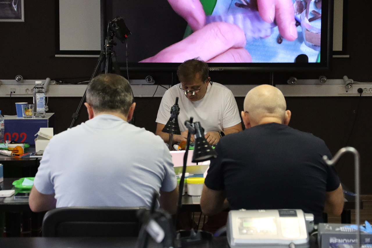 Прямые композитные виниры. Полный алгоритм и немного больше