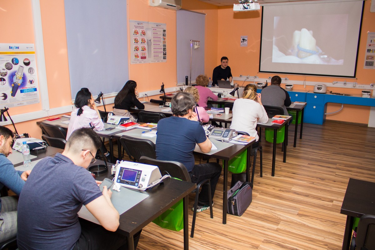 Препарирование зубов под цельнокерамические реставрации во фронтальном отделе, 26 февраля 2020г.