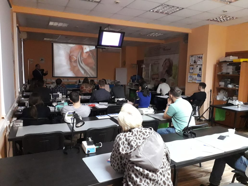 Атравматичное удаление зубов и методики наложения швов