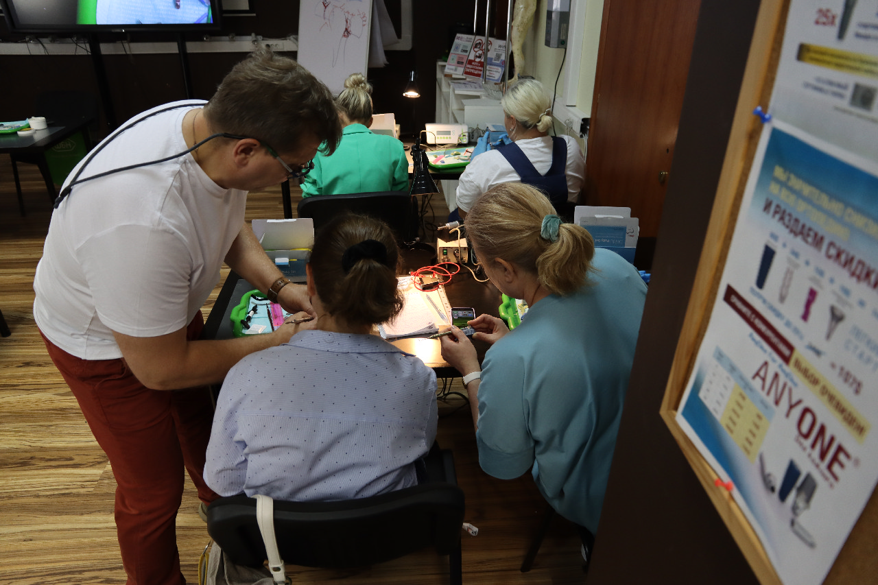 Прямые композитные виниры. Полный алгоритм и немного больше