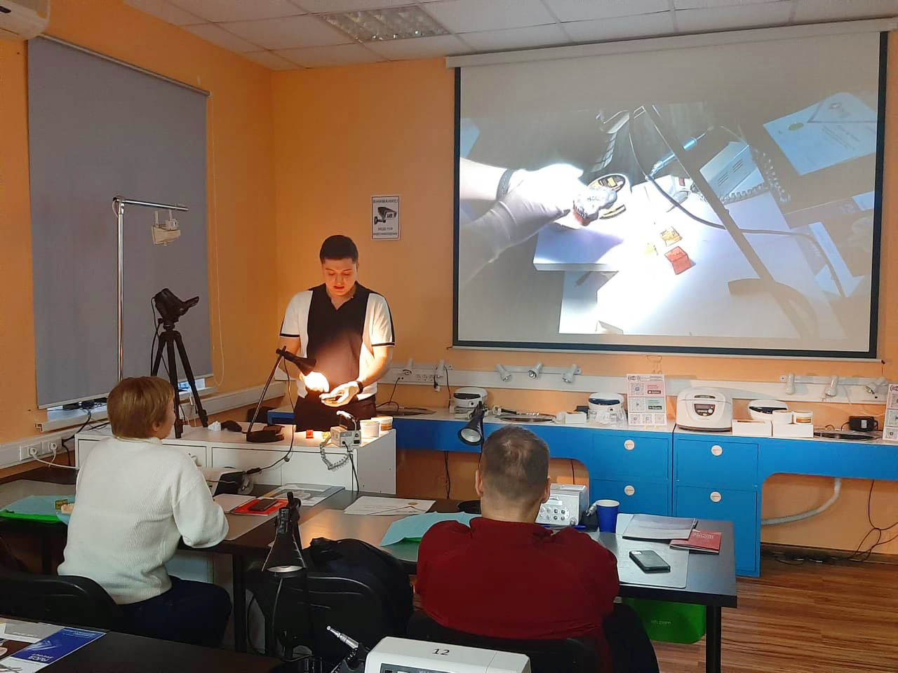 Препарирование зубов под цельнокерамические реставрации во фронтальном отделе. Пост-релиз 22 ноября