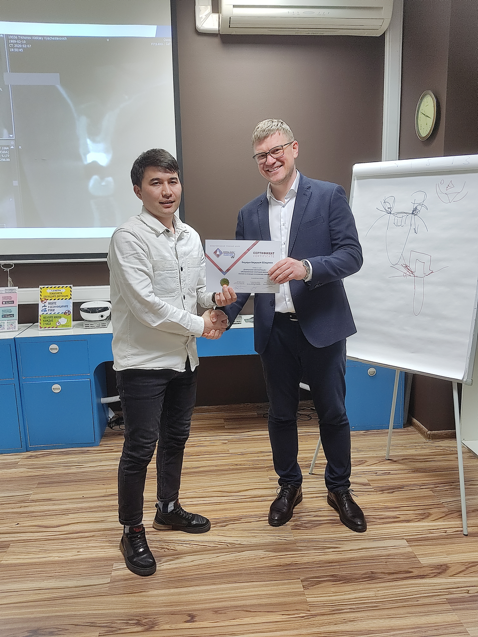 Дентальная имплантация с одновременной пластикой мягких тканей в сложных клинических случаях