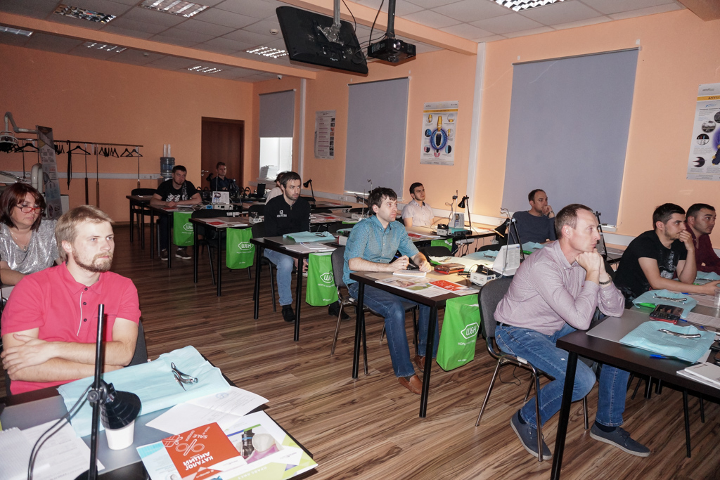 Одномоментная имплантация и немедленная нагрузка