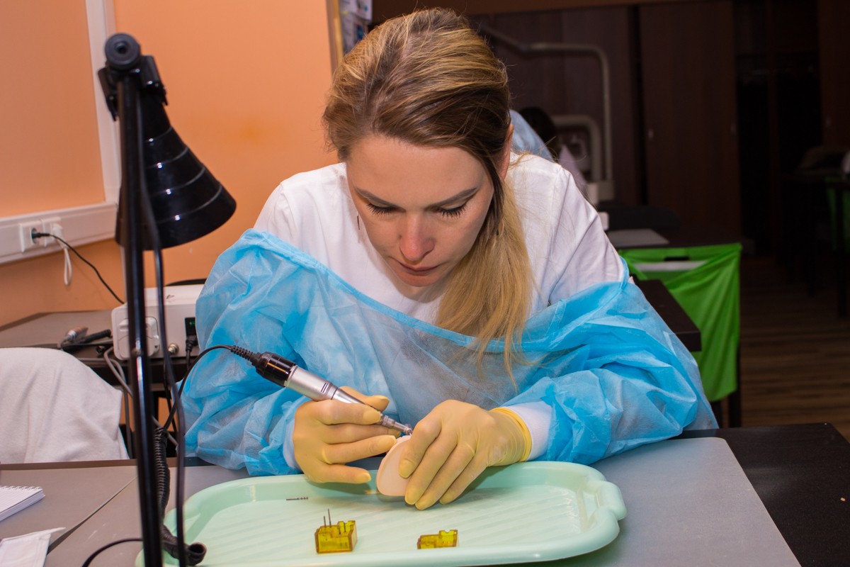 Препарирование зубов под цельнокерамические реставрации во фронтальном отделе, 26 февраля 2020г.