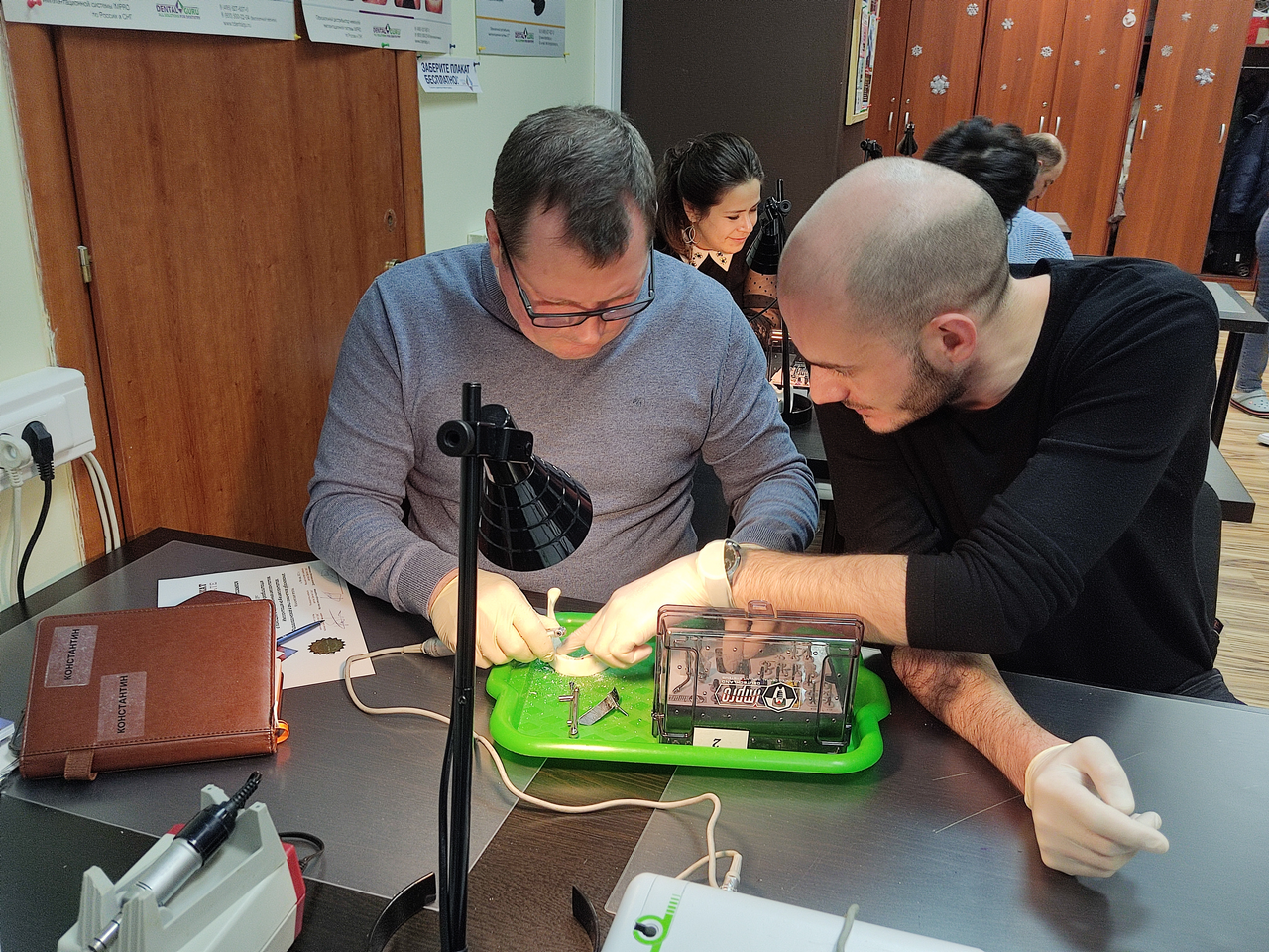 Стоматологическая реабилитация с помощью ангулированных имплантатов. Имплантация на 4-х имплантатах