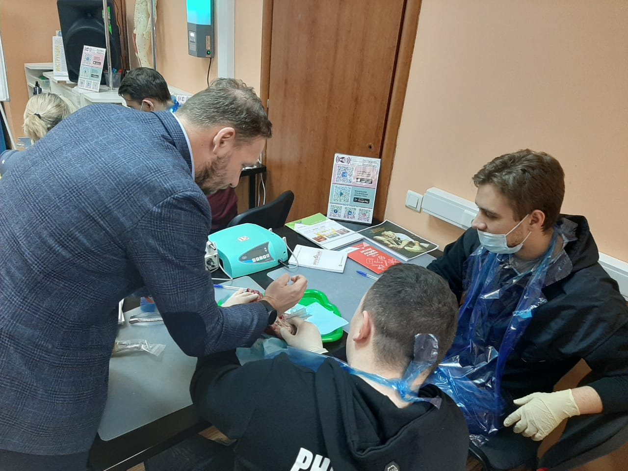 Атравматичное удаление зубов и методики наложения швов. Пост-релиз 11.12.20