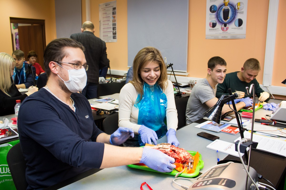 Атравматичное удаление зубов и методики наложения швов