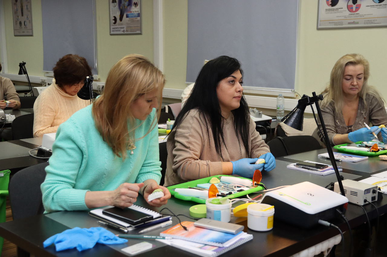 Прямые композитные виниры. Полный алгоритм и немного больше