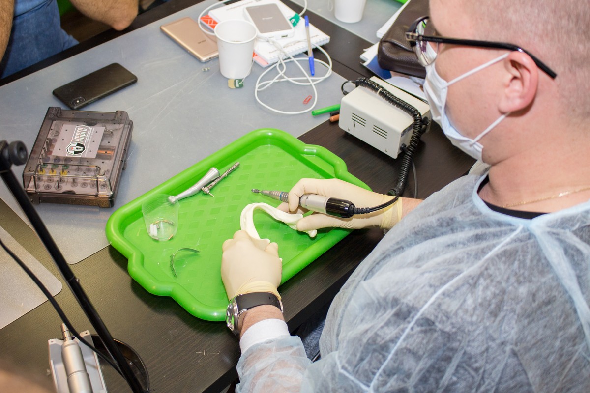 Стоматологическая реабилитация с помощью ангулированных имплантов. Имплантация на 4-х имплантатах. Физиологическое и анатомическое обоснование