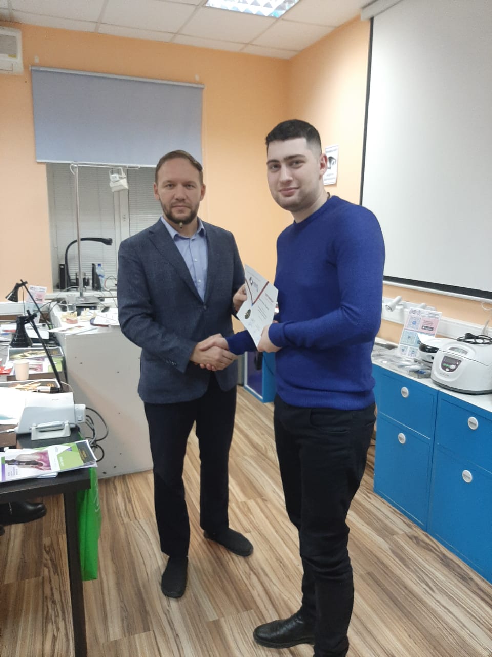 Атравматичное удаление зубов и методики наложения швов. Пост-релиз 11.12.20