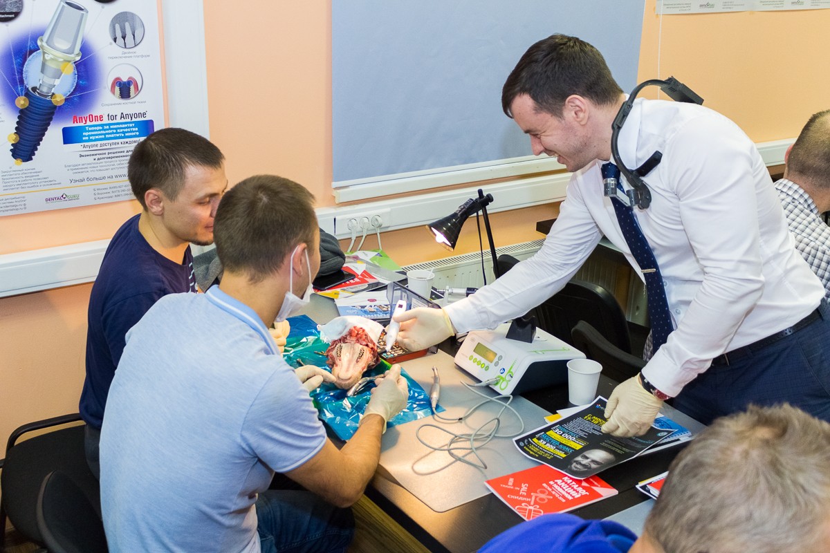 Одномоментная имплантация и немедленная нагрузка