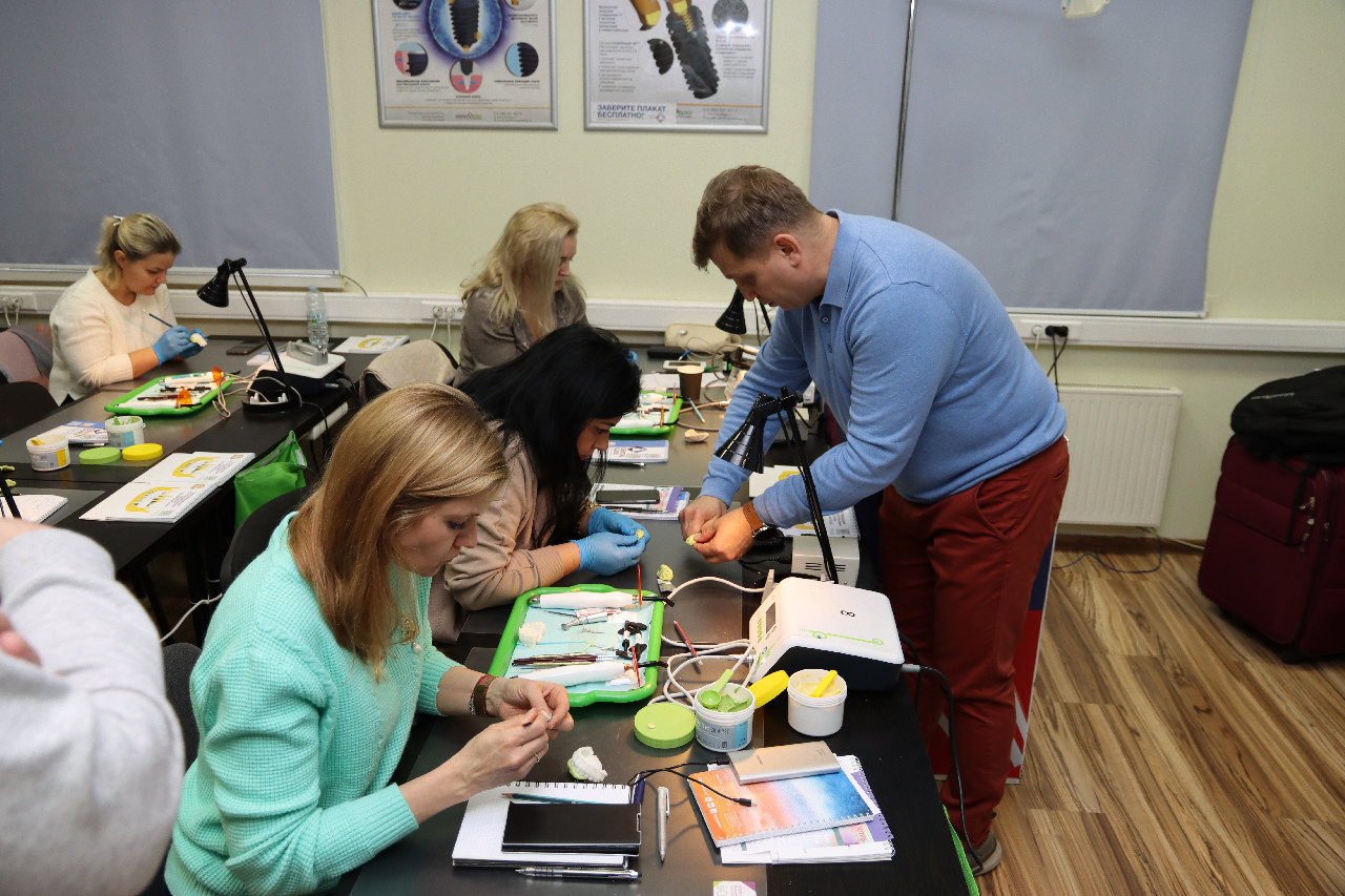 Прямые композитные виниры. Полный алгоритм и немного больше