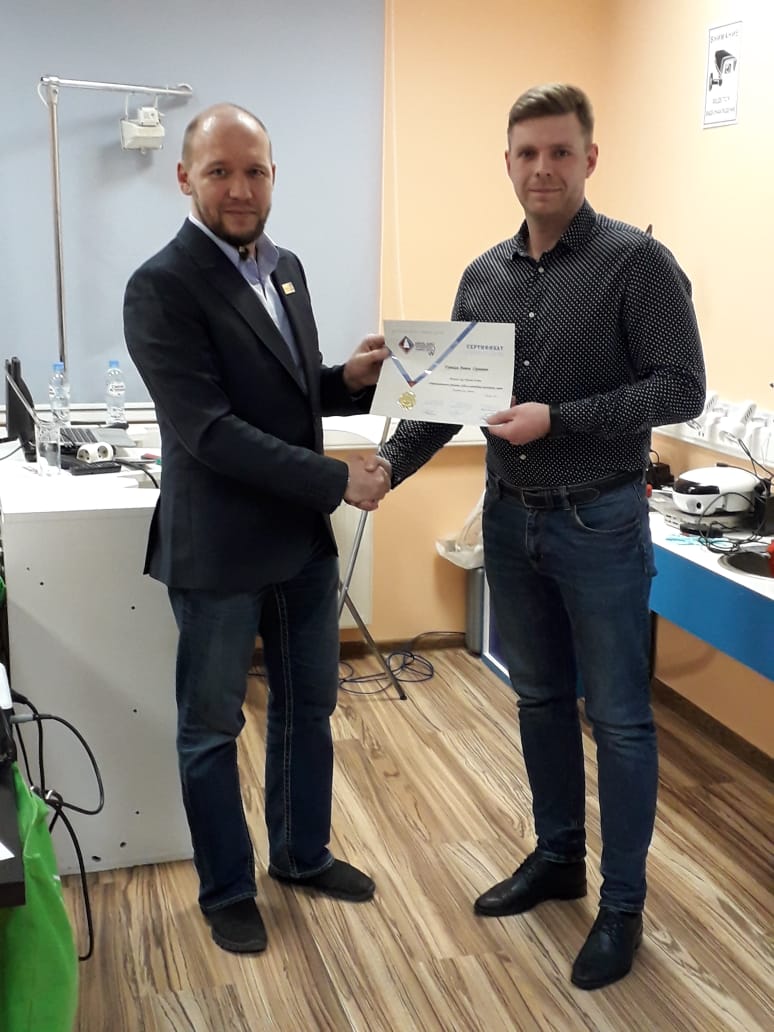 Атравматичное удаление зубов и методики наложения швов