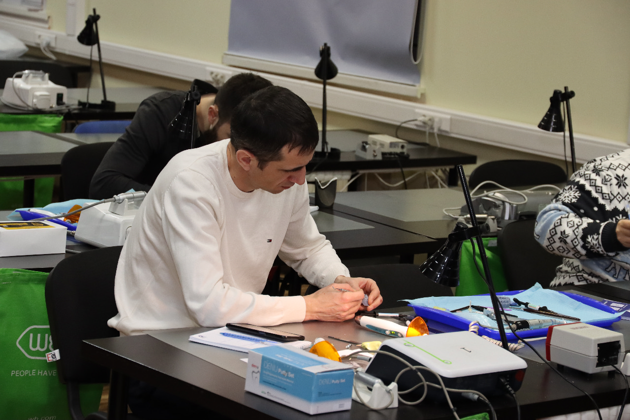 Прямые композитные виниры. Полный алгоритм и немного больше