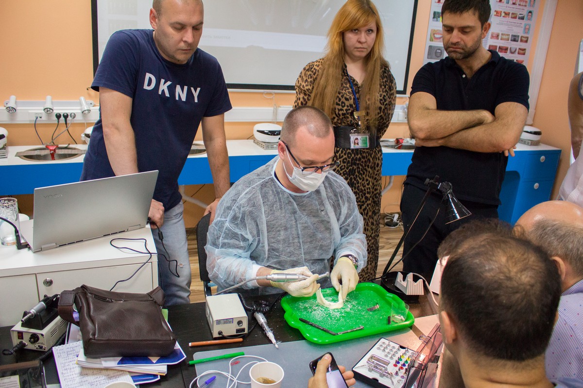 Стоматологическая реабилитация с помощью ангулированных имплантов. Имплантация на 4-х имплантатах. Физиологическое и анатомическое обоснование