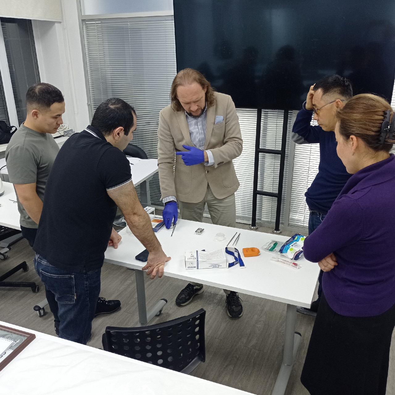 Пластика мягких тканей вокруг имплантатов. PRF в стоматологии. Курс в Казахстане