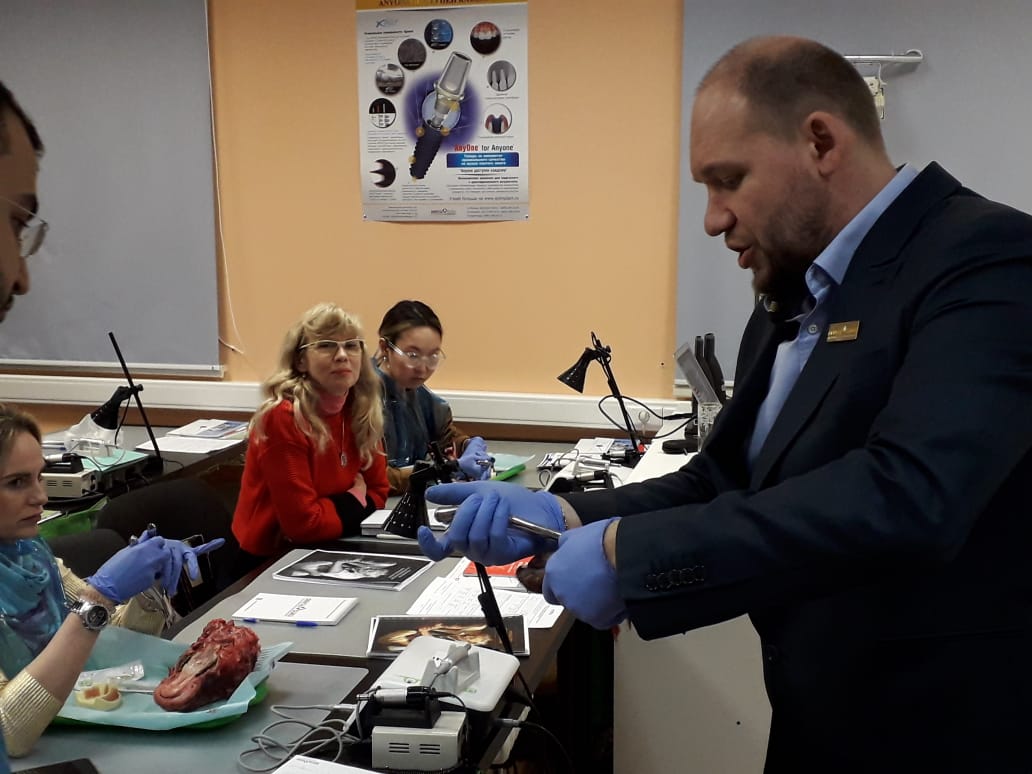 Атравматичное удаление зубов и методики наложения швов