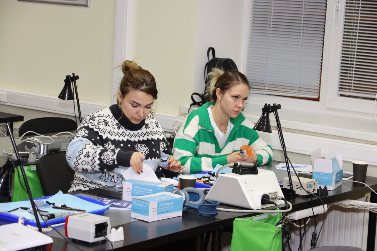 Прямые композитные виниры. Полный алгоритм и немного больше