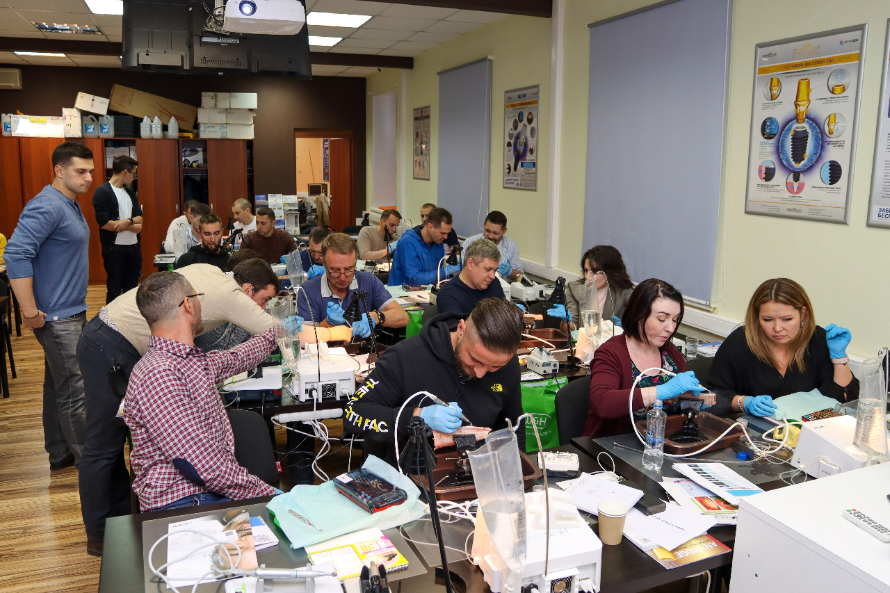 Продвинутый курс по имплантации: костная пластика и синус-лифтинг 13-14 сентября