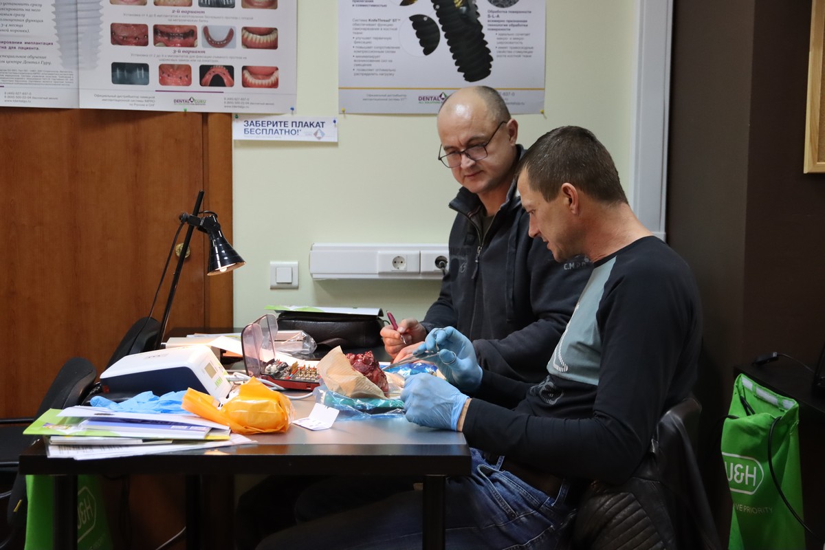 Одномоментная имплантация и немедленная нагрузка