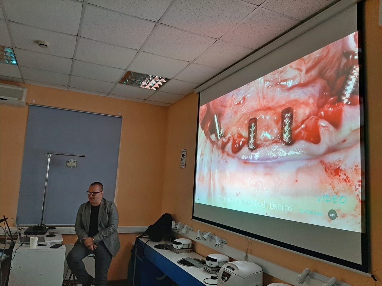 Стоматологическая реабилитация с помощью ангулированных имплантатов, курс 15.09.2020