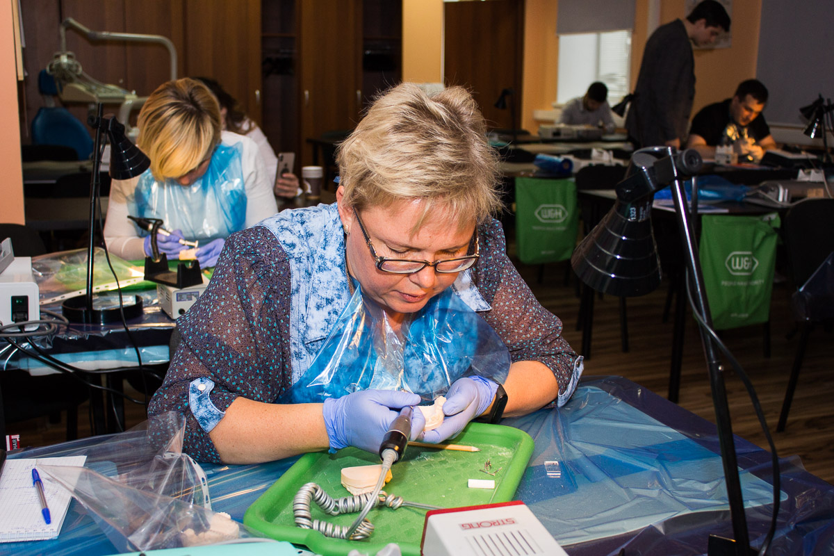 Препарирование зубов под цельнокерамические реставрации во фронтальном отделе. 3 сентября 2019, Султанов К.С.