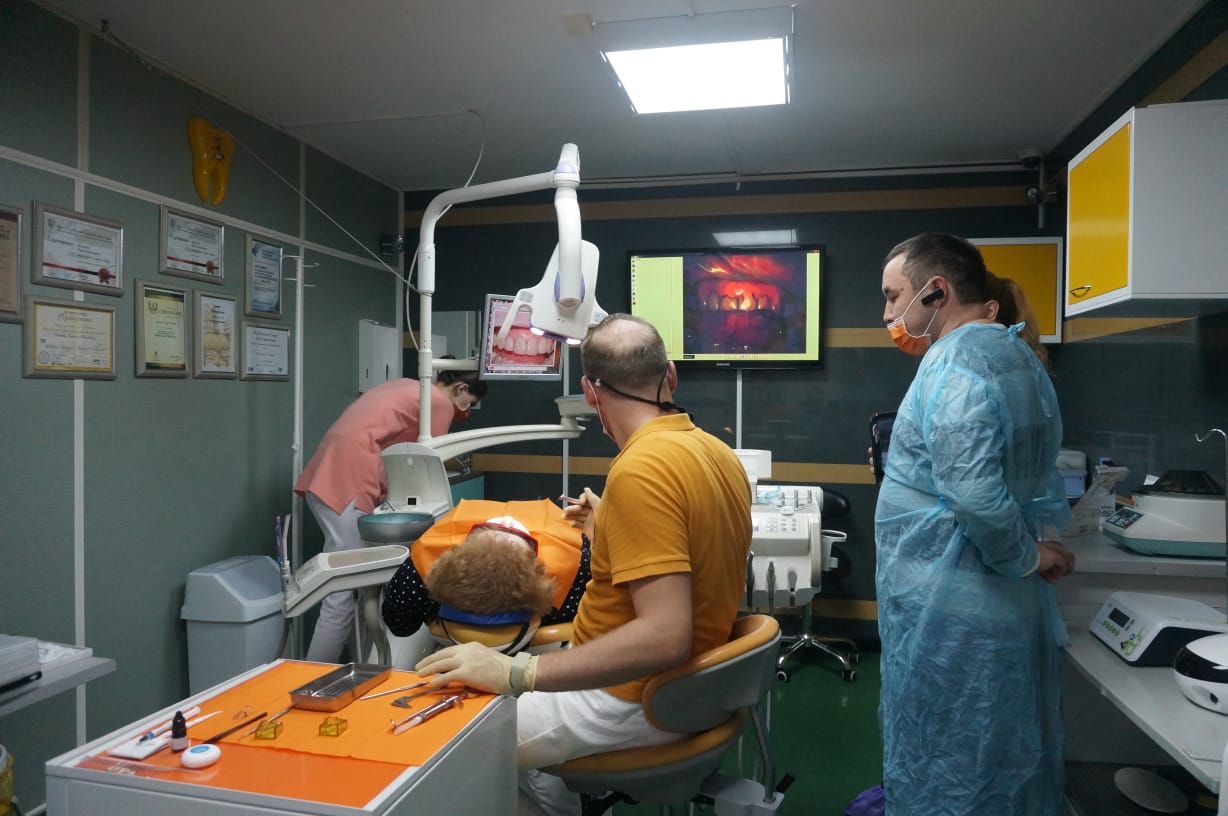 Два дня, два лектора, 40 тем и реставрация на пациенте.