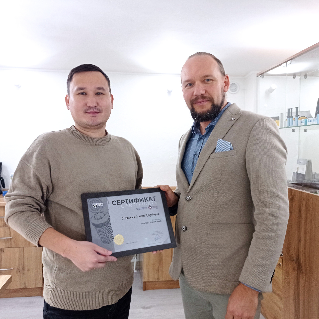 Курс Камиля Хабиева в Астане: Пластика мягких тканей вокруг имплантатов