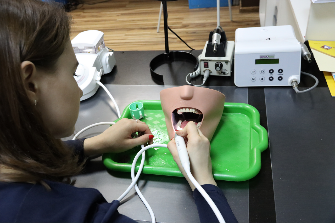 Принципы алгоритмизации при проведении профессиональной гигиены. 26 марта