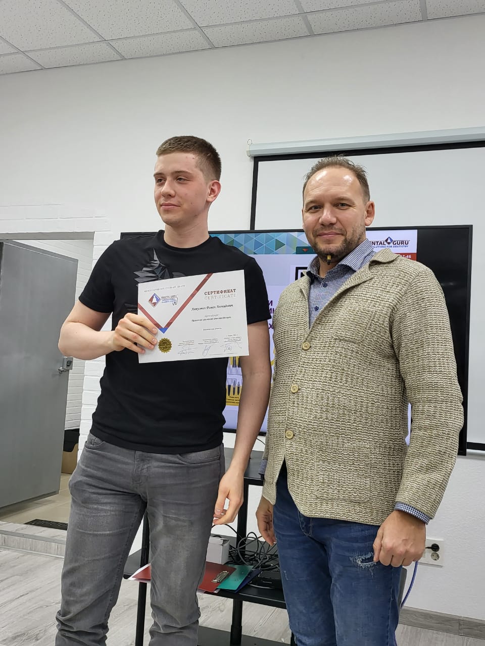 Практический мастер-класс: одномоментная имплантация и немедленная нагрузка