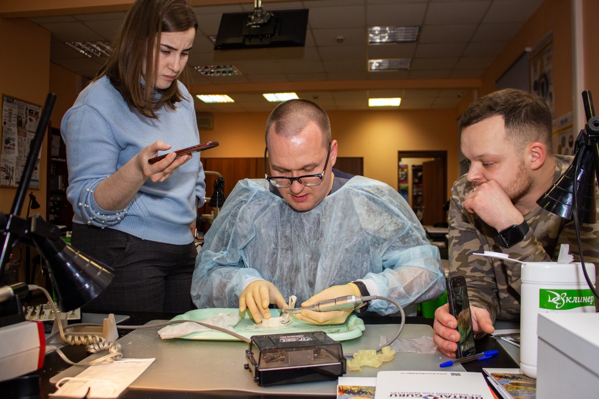 Стоматологическая реабилитация с помощью ангулированных имплантатов. 5 февраля 2020, Данилов Александр Алексеевич