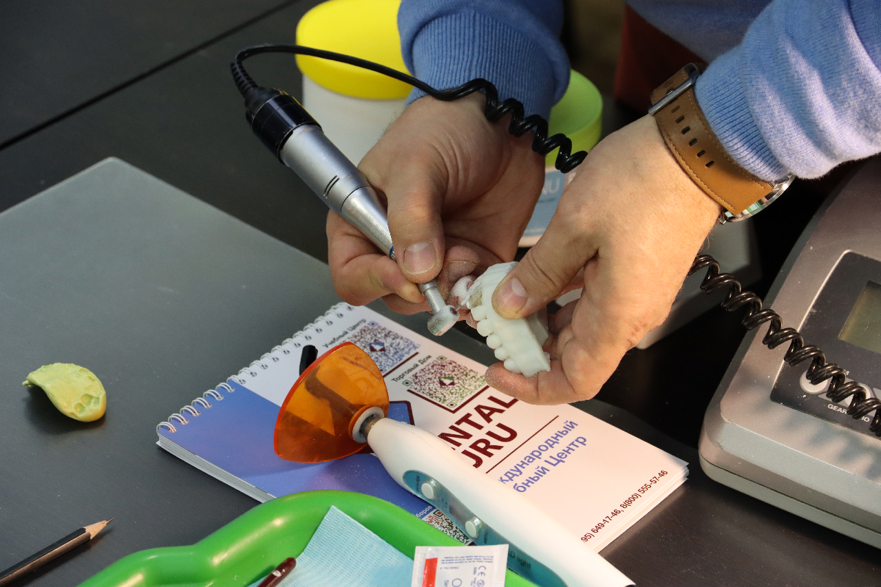 Прямые композитные виниры. Полный алгоритм и немного больше