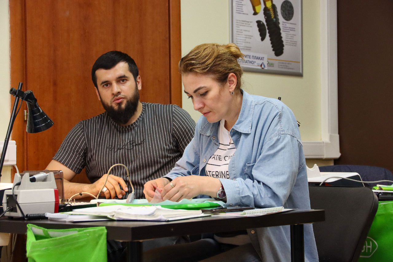 Стоматологическая реабилитация с помощью ангулированных имплантатов