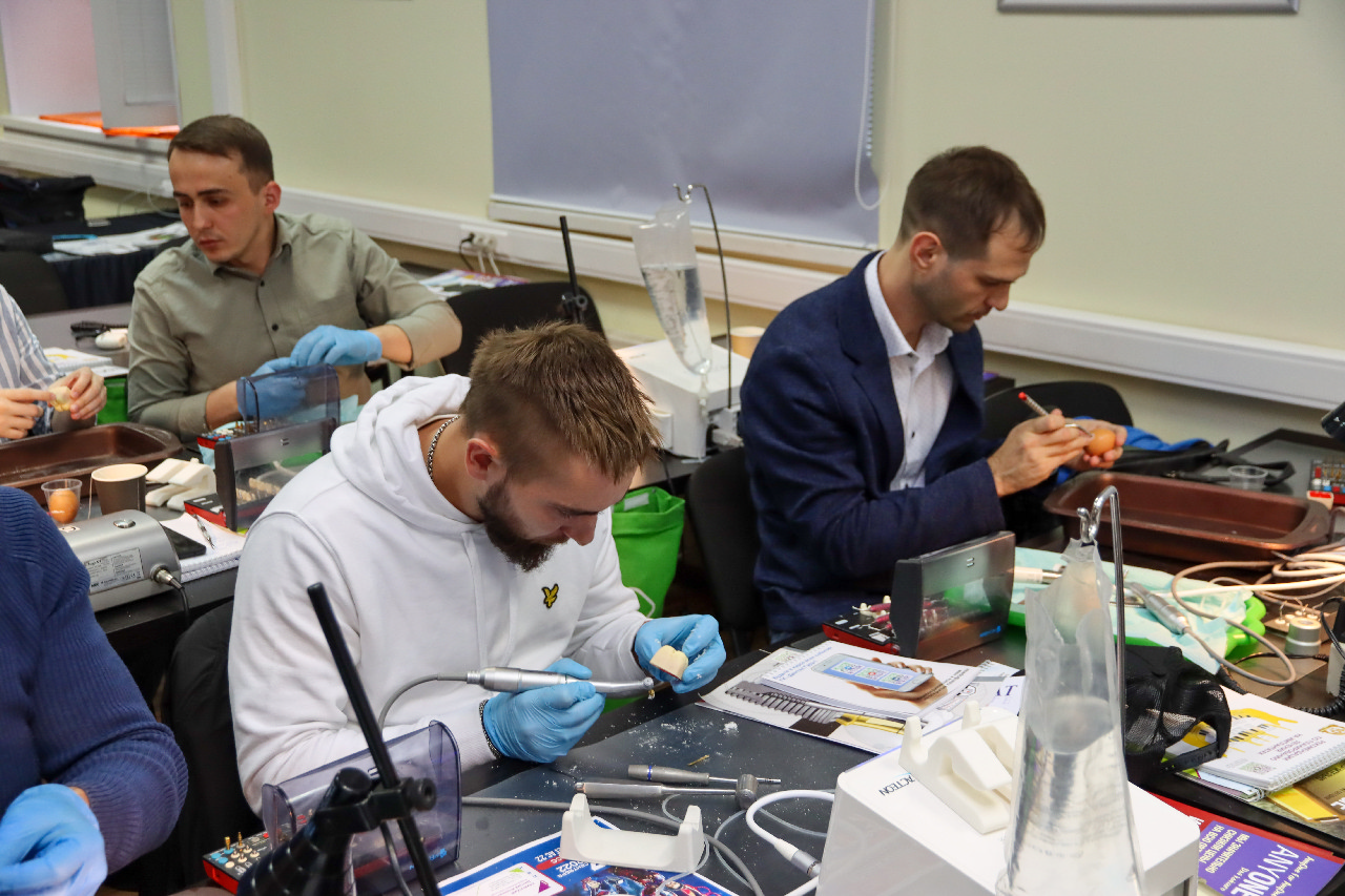 Продвинутый курс по имплантации: костная пластика и синус-лифтинг 13-14 сентября