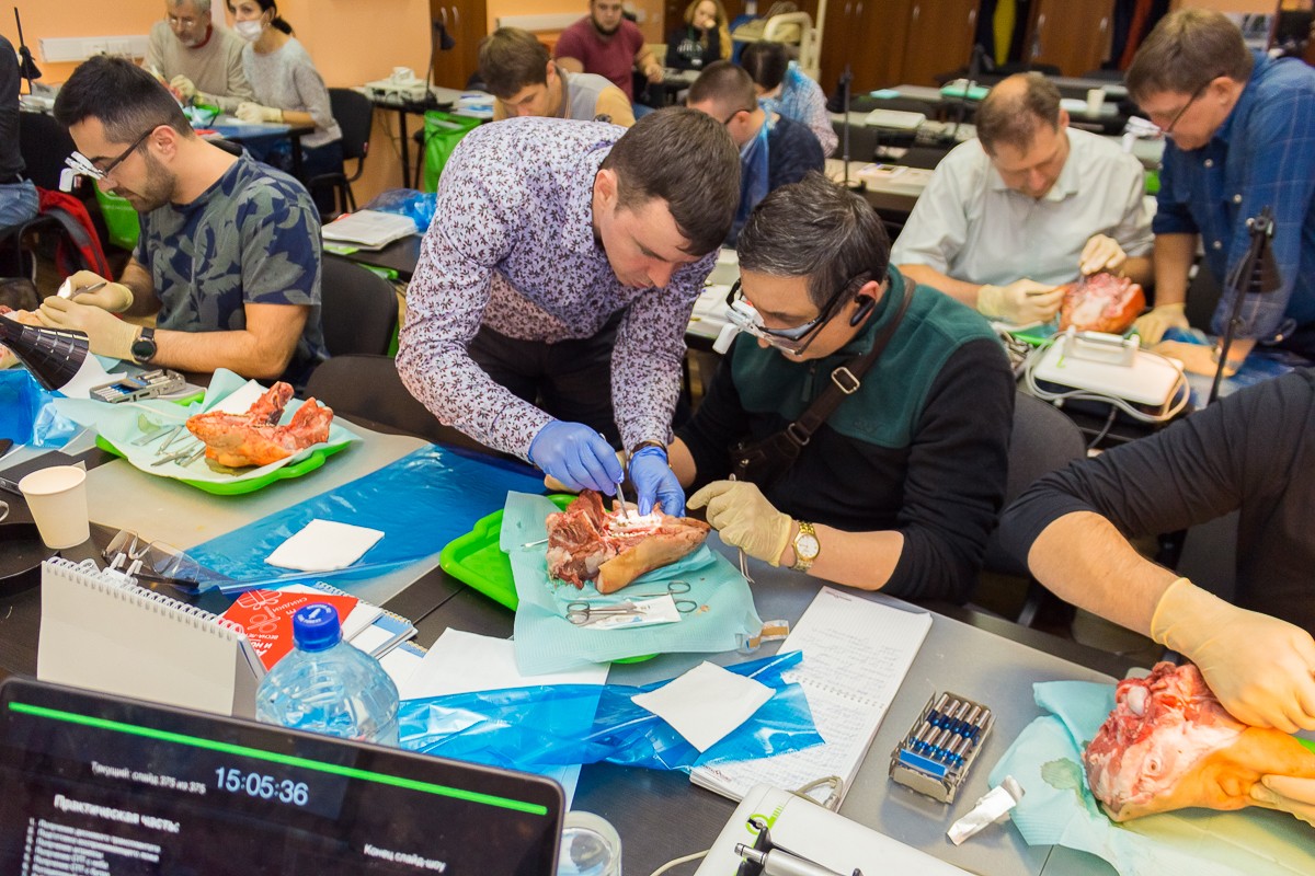 Пластика мягких тканей вокруг имплантатов. Морфологический подход - курс Виталия Панцулаи в УЦ Дентал Гуру.