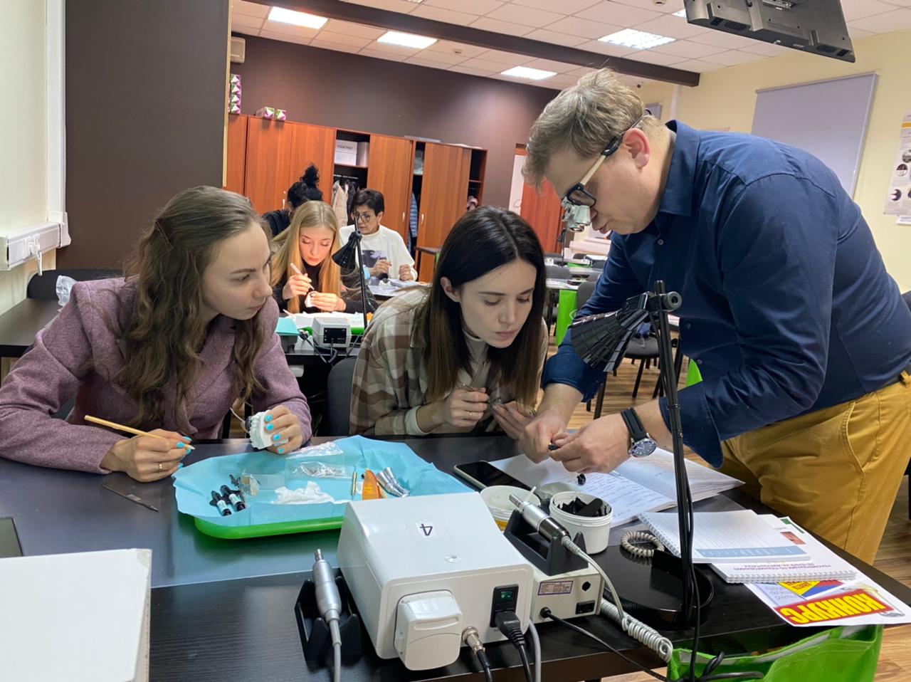 Прямые композитные виниры. Полный алгоритм и немного больше. Пост-релиз 3 марта 2021