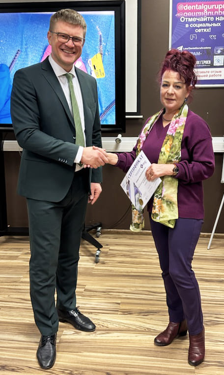 Одномоментная имплантация, немедленная нагрузка и формирование защитного барьера