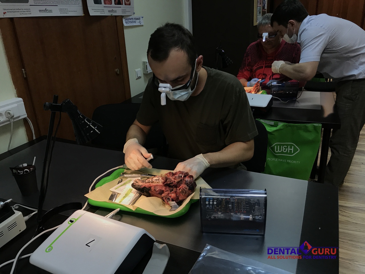 Курс Виталия Панцулая: одномоментная имплантация и немедленная нагрузка