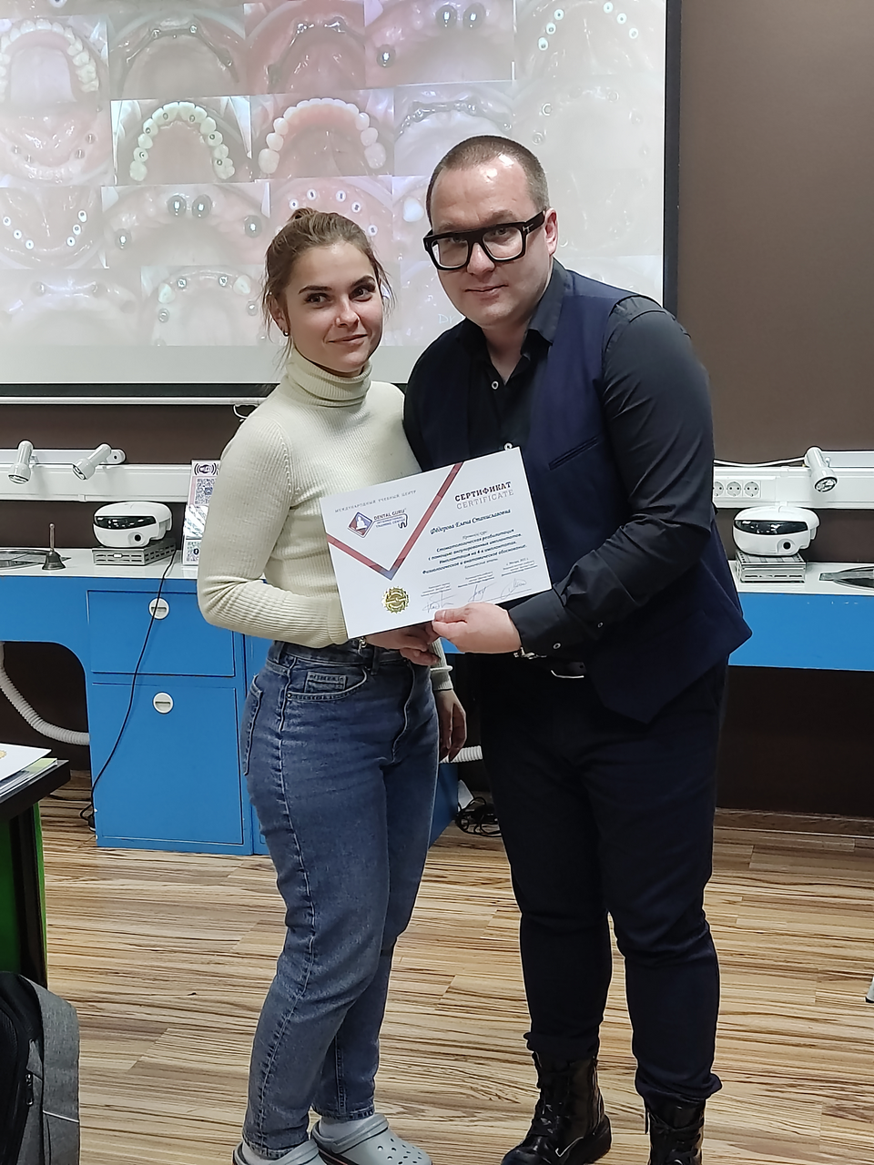 Стоматологическая реабилитация с помощью ангулированных имплантатов. Имплантация на 4-х имплантатах