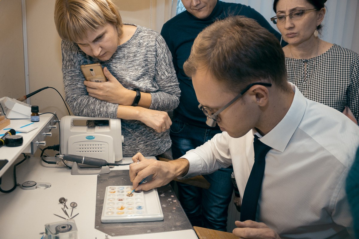 Создание цельнокерамической реставрации в полной анатомии по CAD/CAM с окрашиванием. 8 октября, Станислав Белоус