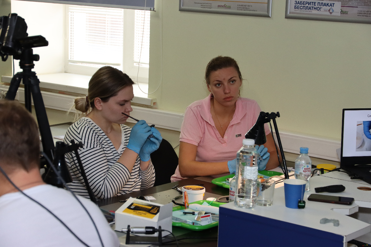 Прямые композитные виниры. Полный алгоритм и немного больше