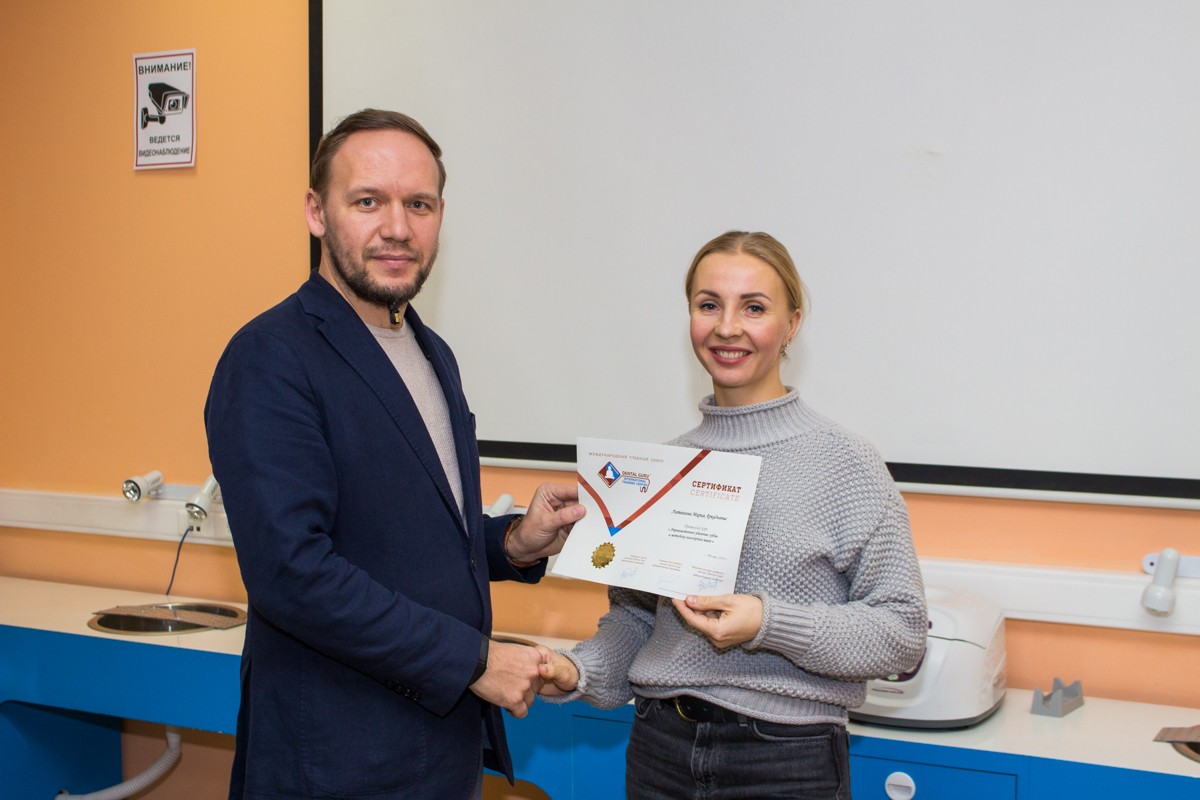 21 ноября 2019: курс Камиля Наильевича Хабиева «Атравматичное удаление зубов и методики наложения швов».