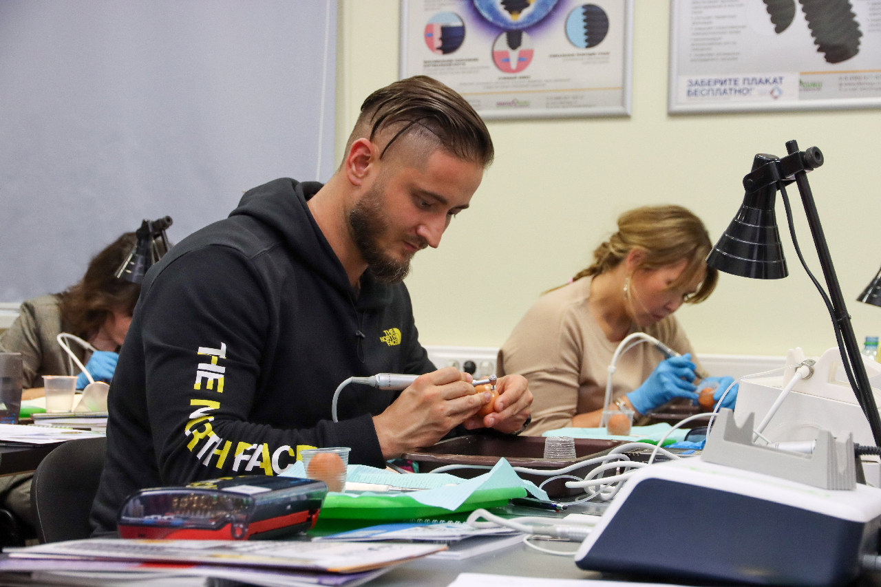 Продвинутый курс по имплантации: костная пластика и синус-лифтинг 13-14 сентября