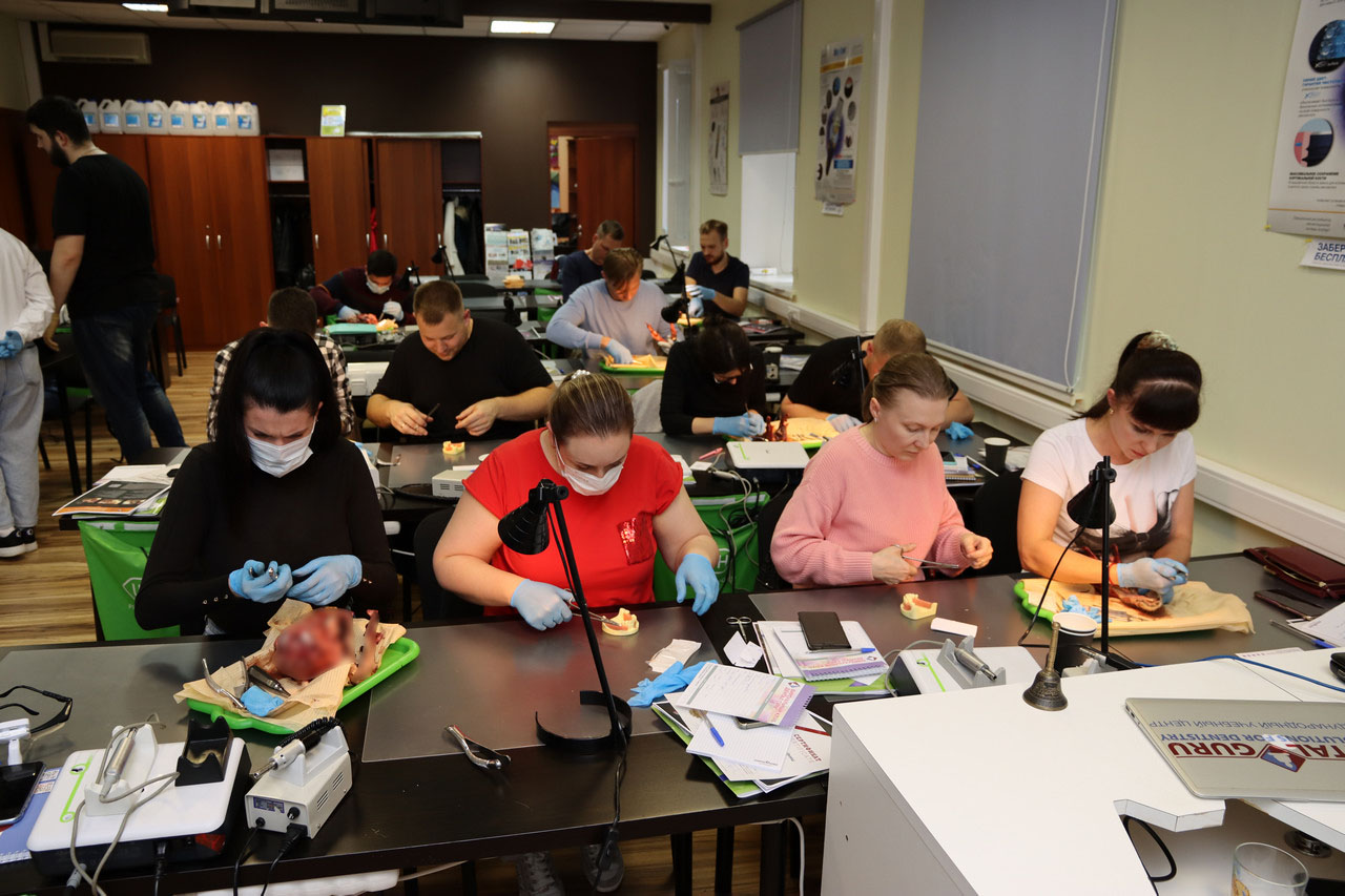 Атравматичное удаление зубов и методики наложения швов